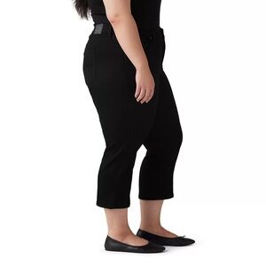 Levi's Plus Size Black Cropped Jeans, Size 20W